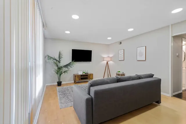 $85,000 | 108 North Belvedere Boulevard, Unit 18, Memphis, TN 38104