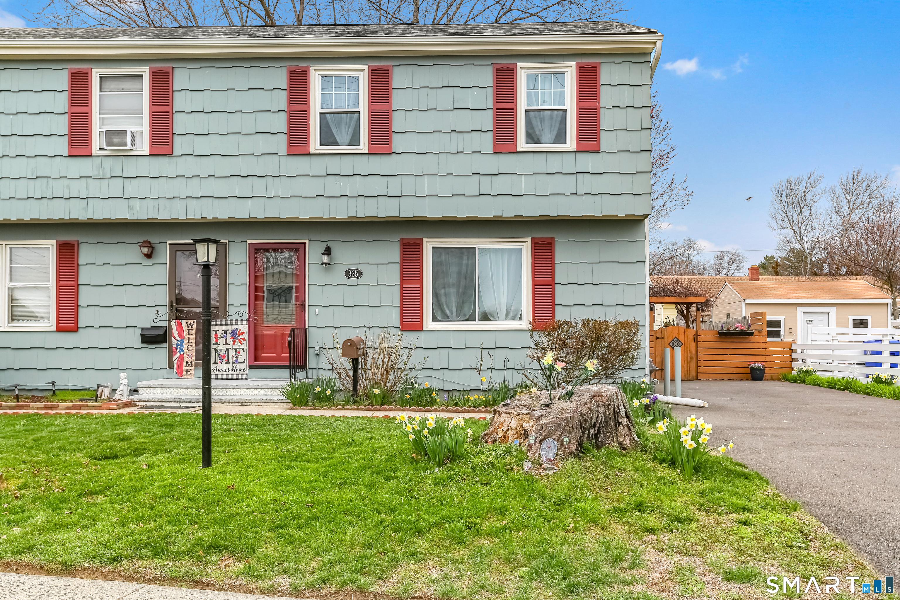 335 Woodend Road Stratford, CT 06615 - Photo 3 of 31