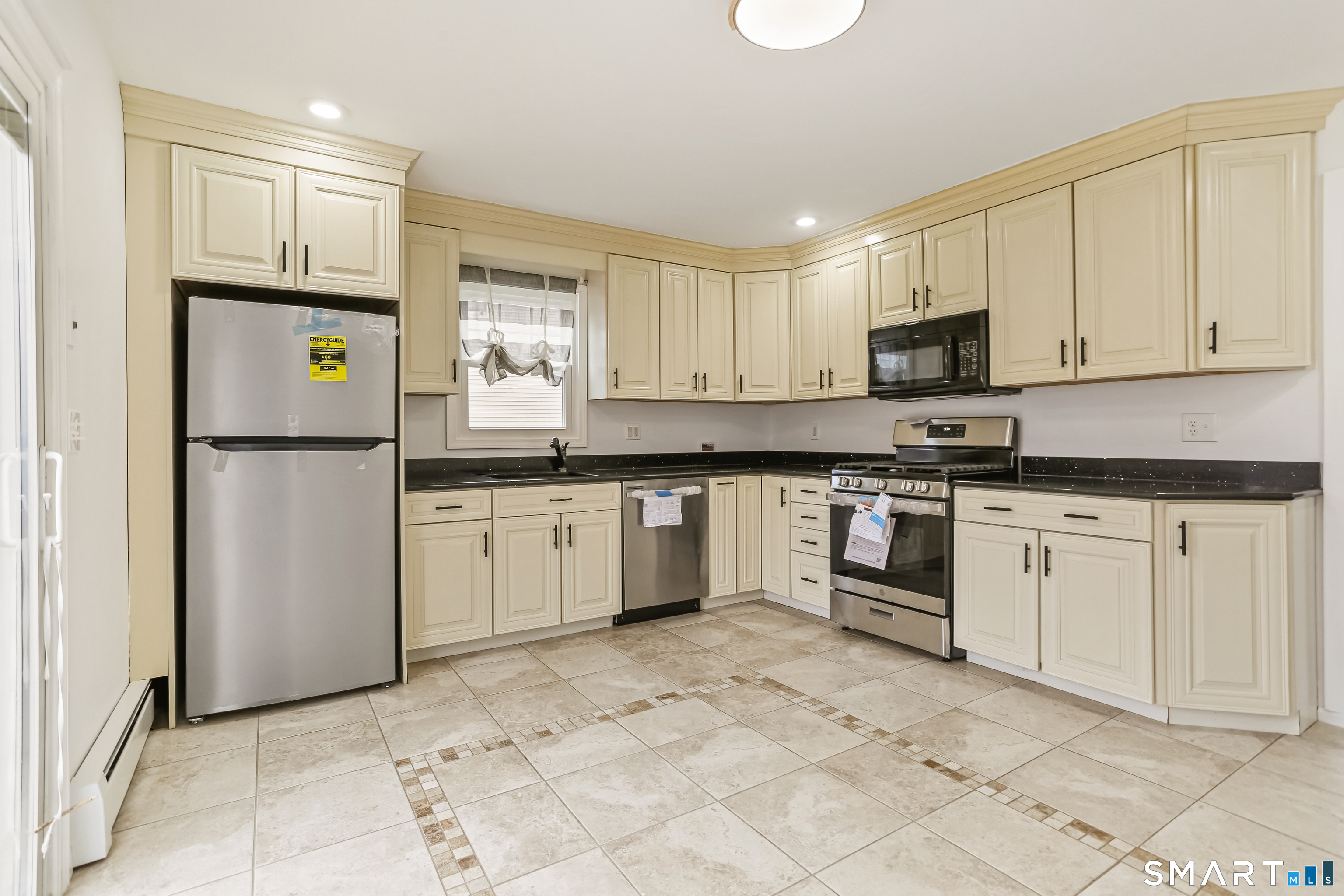 335 Woodend Road Stratford, CT 06615 - Photo 7 of 31