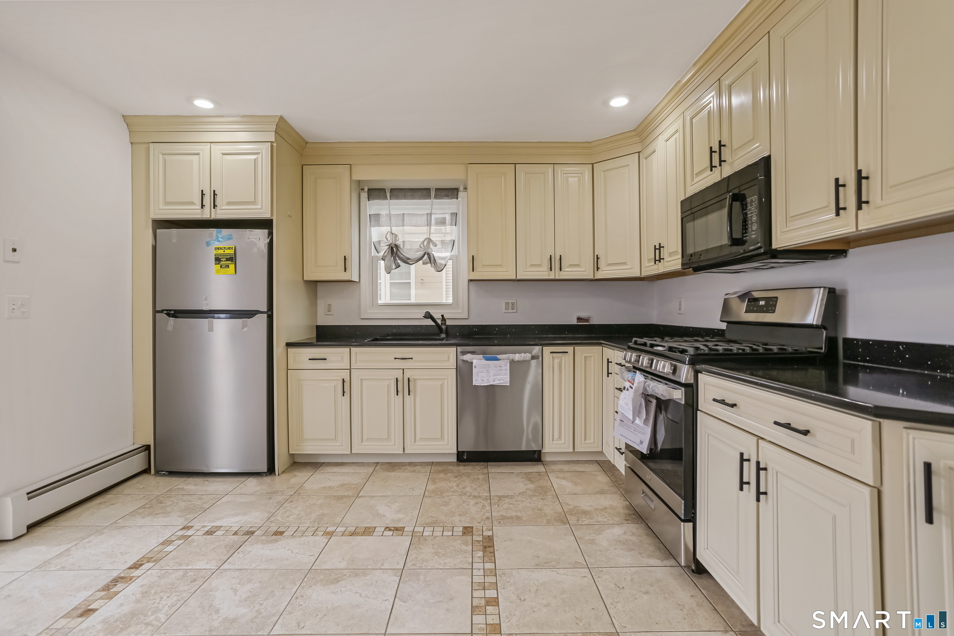 335 Woodend Road Stratford, CT 06615 - Photo 8 of 31