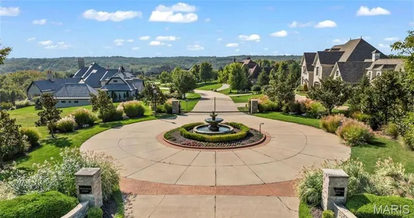 $750,000 | 302 Wardenburg Farms Drive, Wildwood, MO 63005