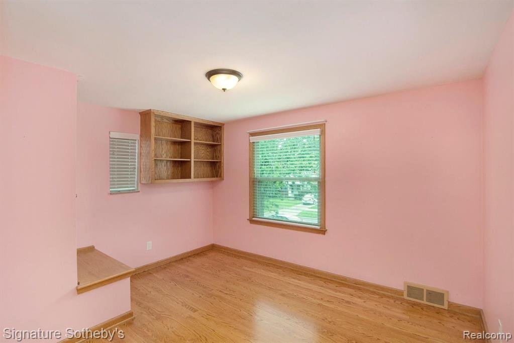 1964 Prestwick Road Grosse Pointe, MI 48236 - Photo 16 of 37