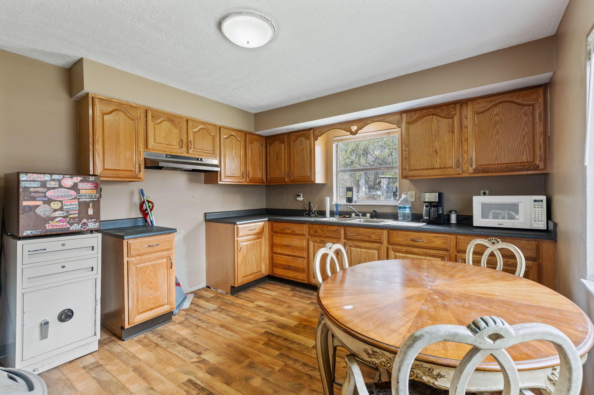 25816 Goosecreek Road McArthur, OH 45651 - Photo 13 of 34 Eat-In Kitchen - 25816 Goosecreek Road, McArthur, OH 45651