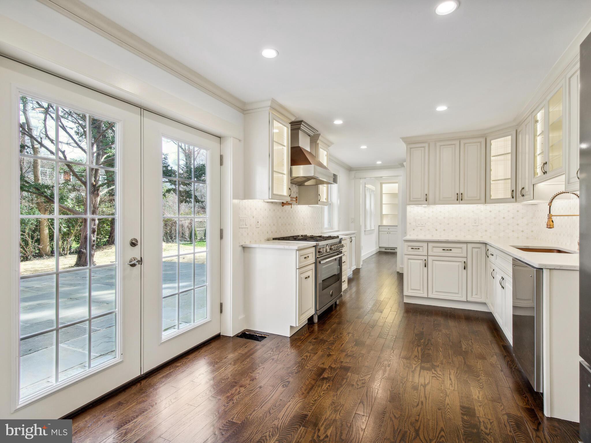 2 Campbelton Circle Princeton, NJ 08540 - Photo 19 of 55 Kitchen leads to back yard patio