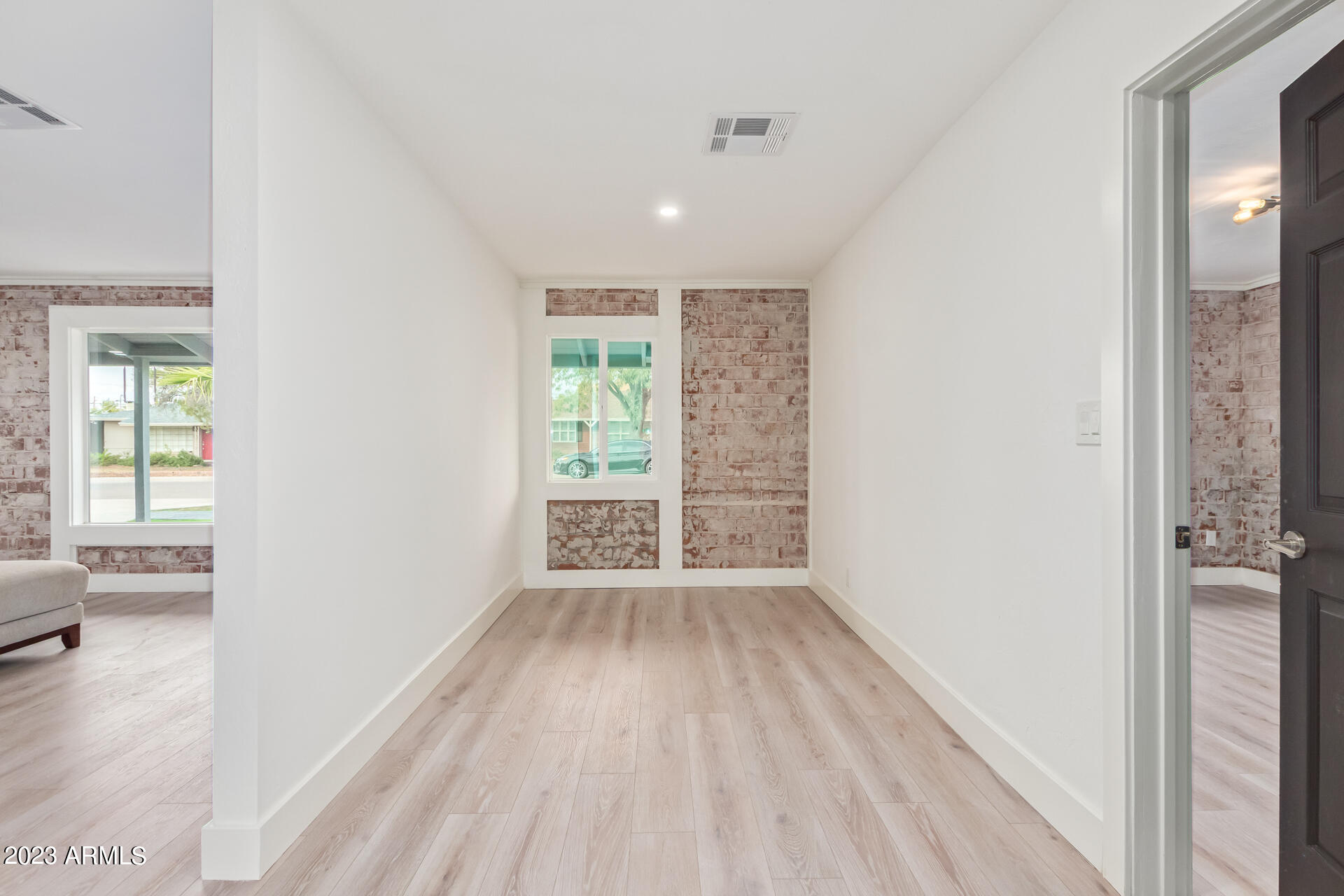 3733 East Piccadilly Road Phoenix, AZ 85018 - Photo 12 of 28 0015-10 - Piccadilly