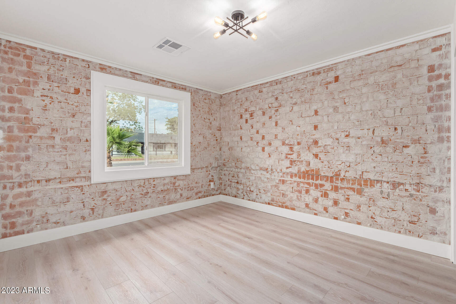 3733 East Piccadilly Road Phoenix, AZ 85018 - Photo 13 of 28 0038-31 - Piccadilly