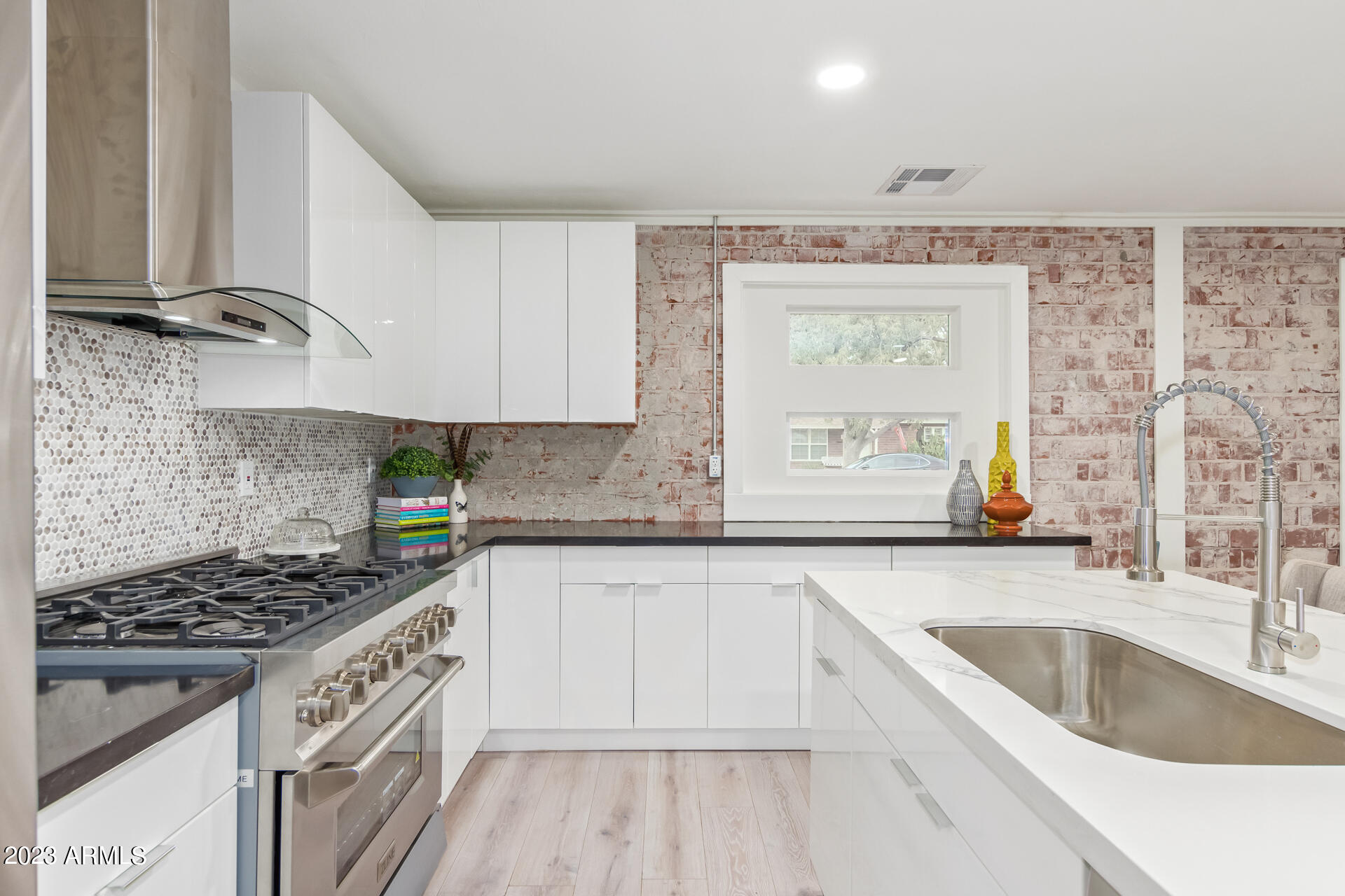3733 East Piccadilly Road Phoenix, AZ 85018 - Photo 9 of 28 0025-19 - Piccadilly