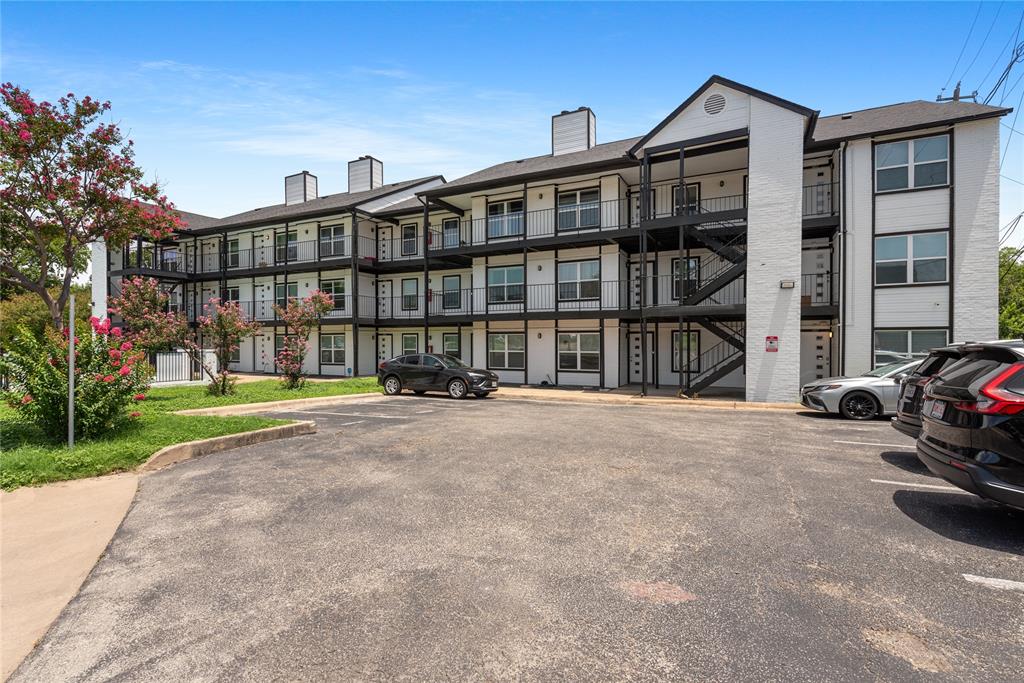 6409 Burns Street, Unit 107 Austin, TX 78752 - Photo 19 of 20 a view of multiple house