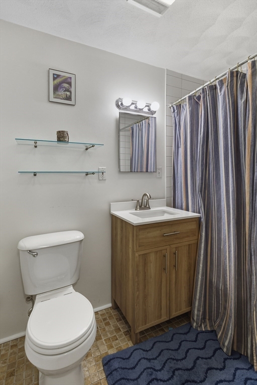 32 Whites Avenue, Unit D65 Watertown, MA 02472 - Photo 10 of 31