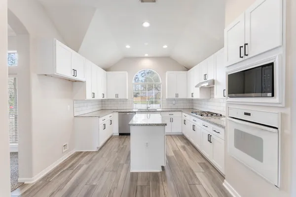 $355,000 | 1302 Pine Trail, Tomball, TX 77375