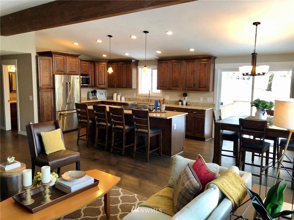17421 Southeast Covington Sawyer Road Covington, WA 98042 - Photo 2 of 21 Gallery Image 2