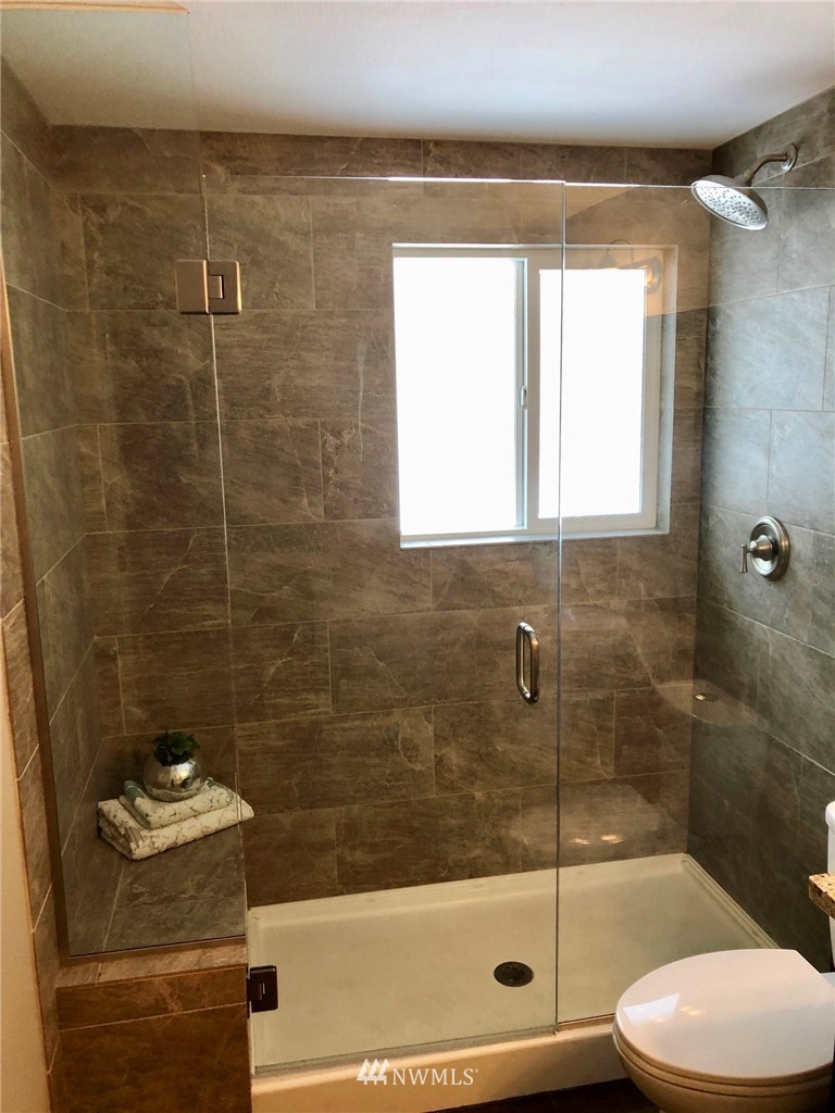 17421 Southeast Covington Sawyer Road Covington, WA 98042 - Photo 11 of 21 Gallery Image 11
