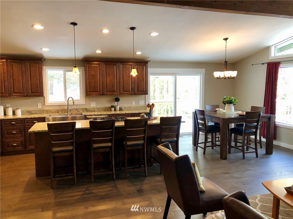 17421 Southeast Covington Sawyer Road Covington, WA 98042 - Photo 5 of 21 Gallery Image 5