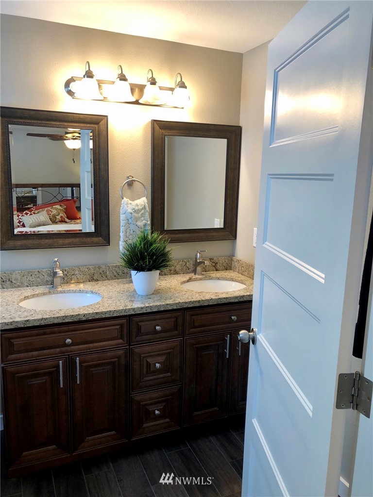 17421 Southeast Covington Sawyer Road Covington, WA 98042 - Photo 10 of 21 Gallery Image 10