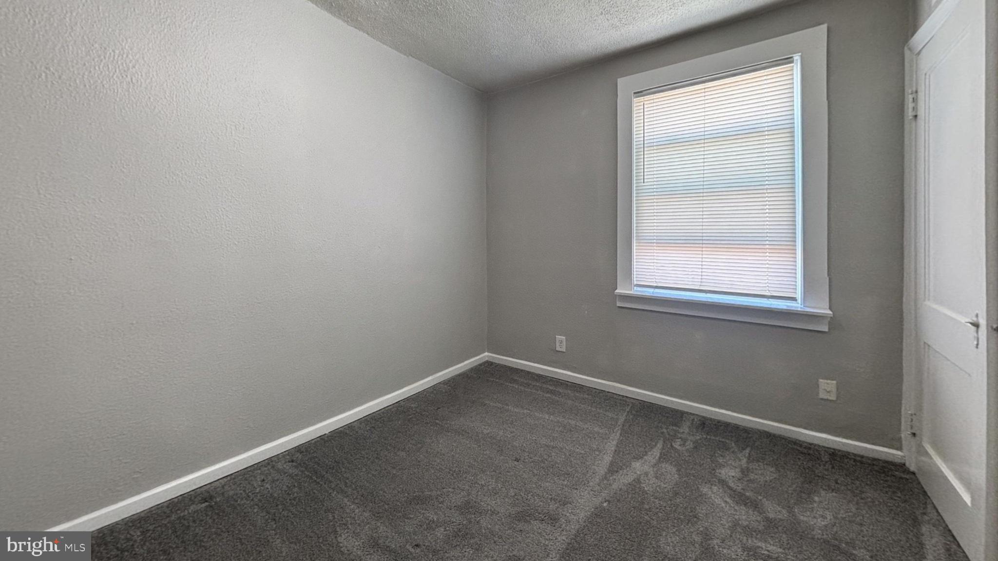 242 Margate Road Upper Darby, PA 19082 - Photo 4 of 9 Bright and inviting blank canvas room.