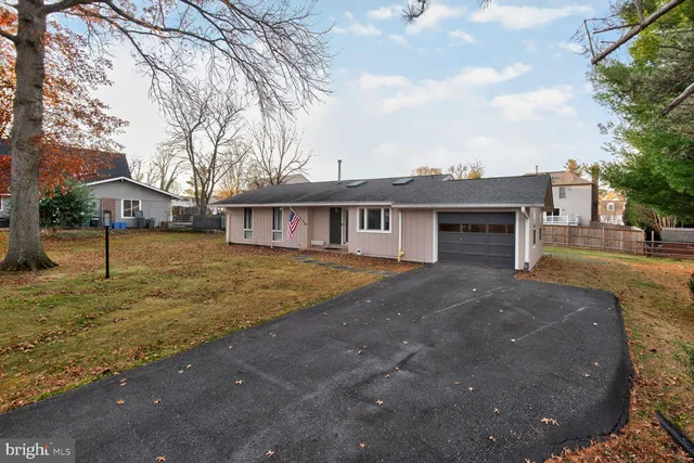 $600,000 | 10 Heritage Hills Court, Brookeville, MD 20833