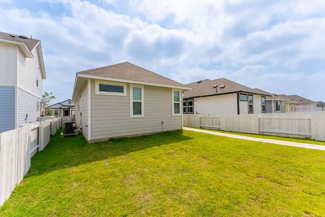 $1,550 | 354 Hortus Drive, Kyle, TX 78640