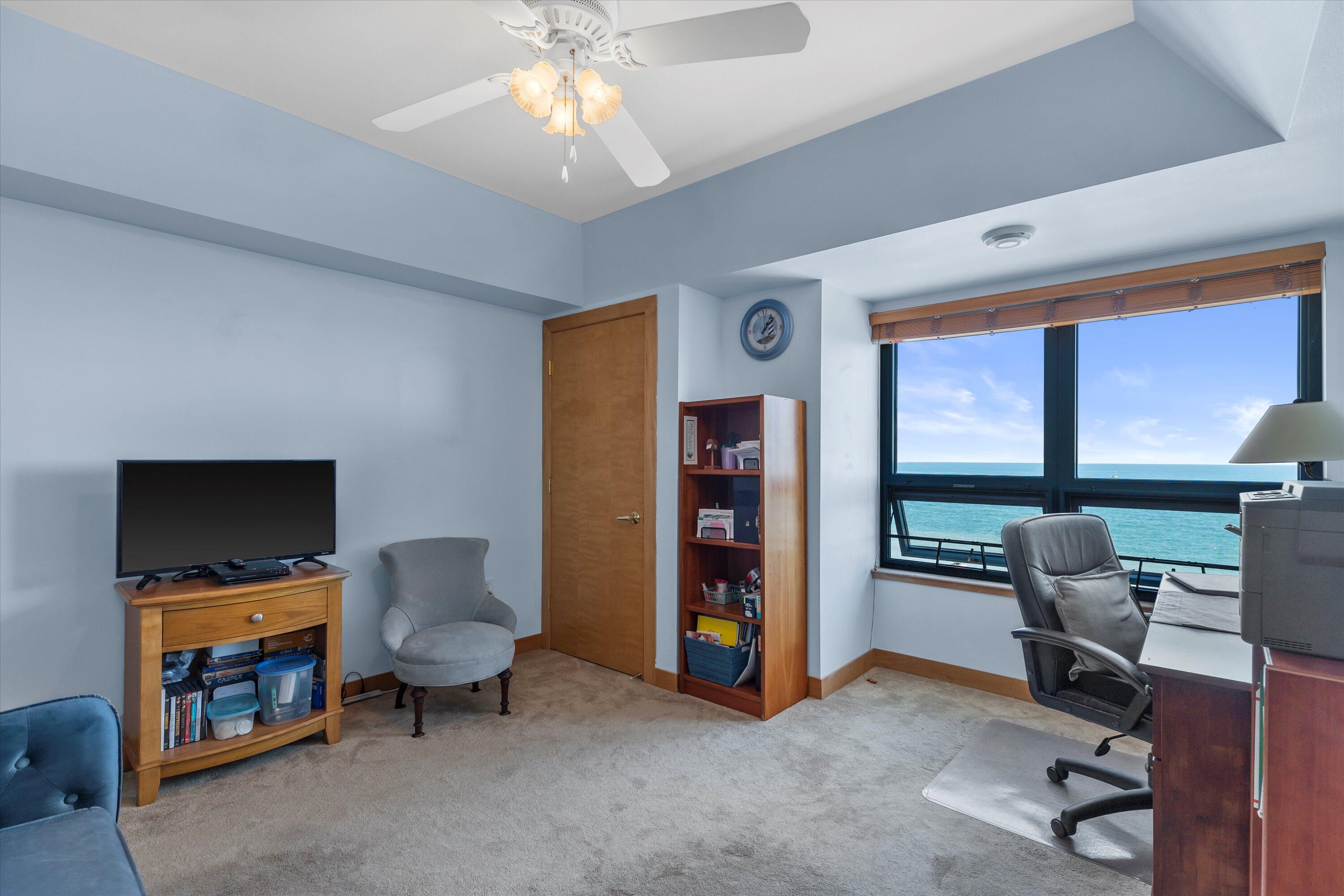415 Lake Street, Unit 602 Port Washington, WI 53074 - Photo 10 of 20 36-0G8A0421