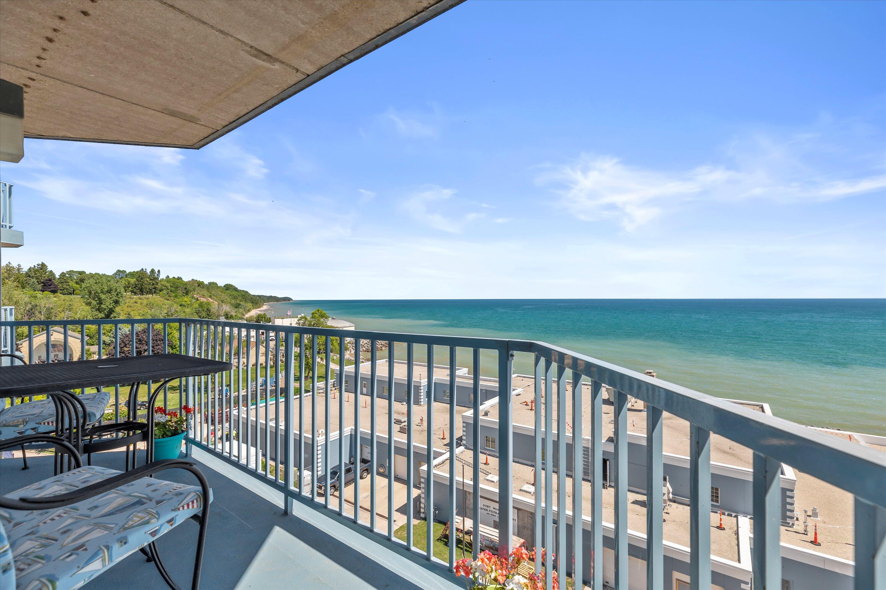 415 Lake Street, Unit 602 Port Washington, WI 53074 - Photo 12 of 20 16-0G8A0283