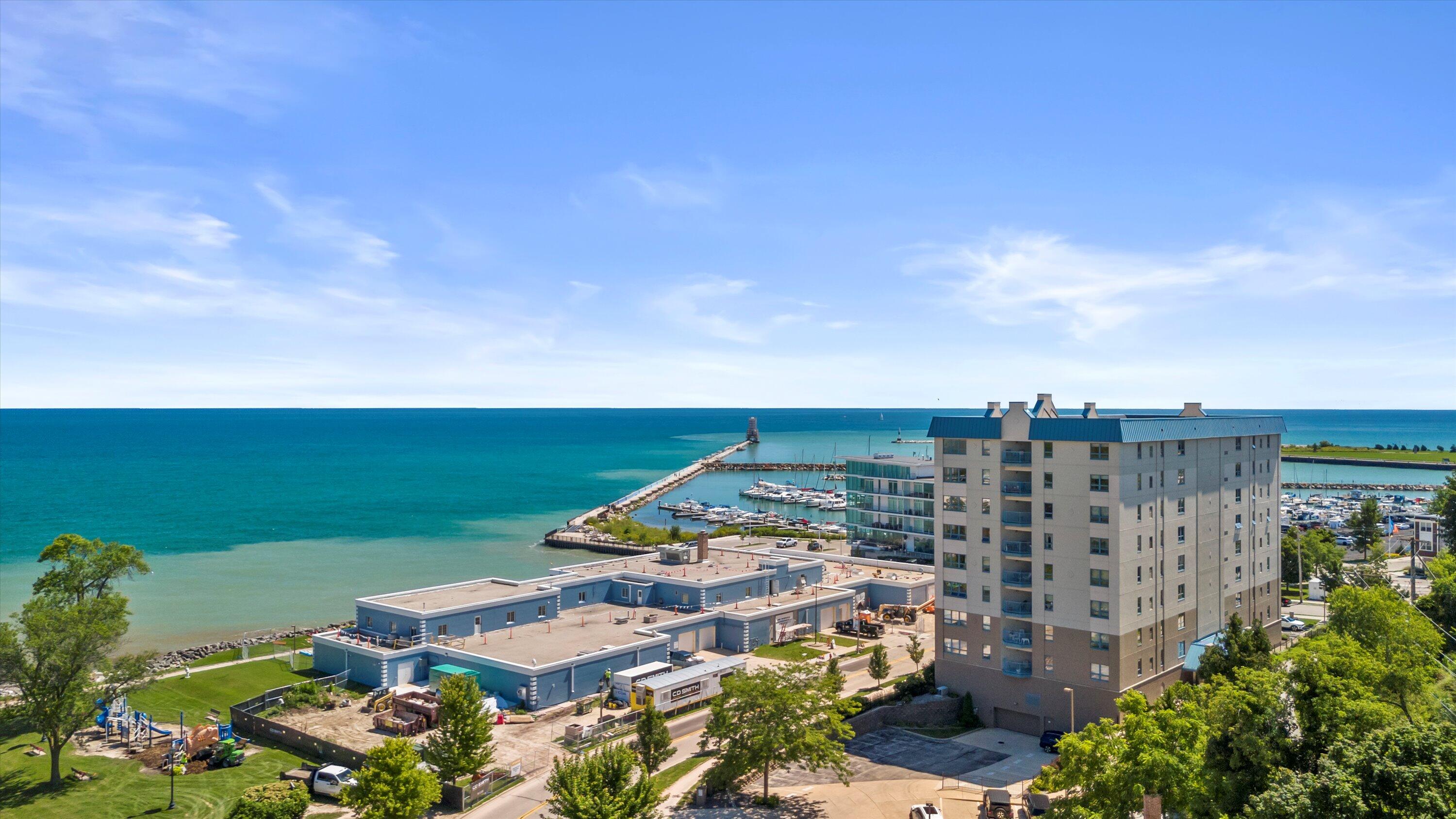 415 Lake Street, Unit 602 Port Washington, WI 53074 - Photo 13 of 20 38-DJI_20250821131915_0183_D