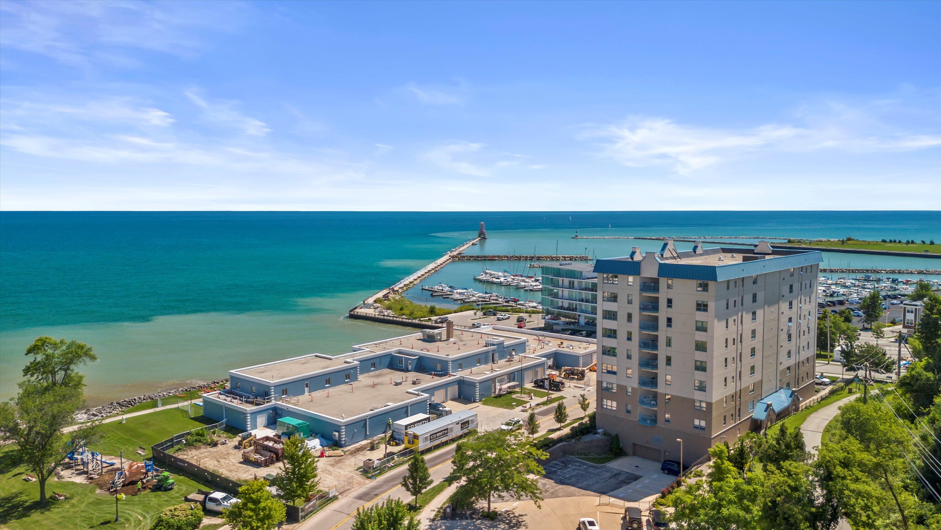 415 Lake Street, Unit 602 Port Washington, WI 53074 - Photo 15 of 20 39-DJI_20250821131927_0186_D