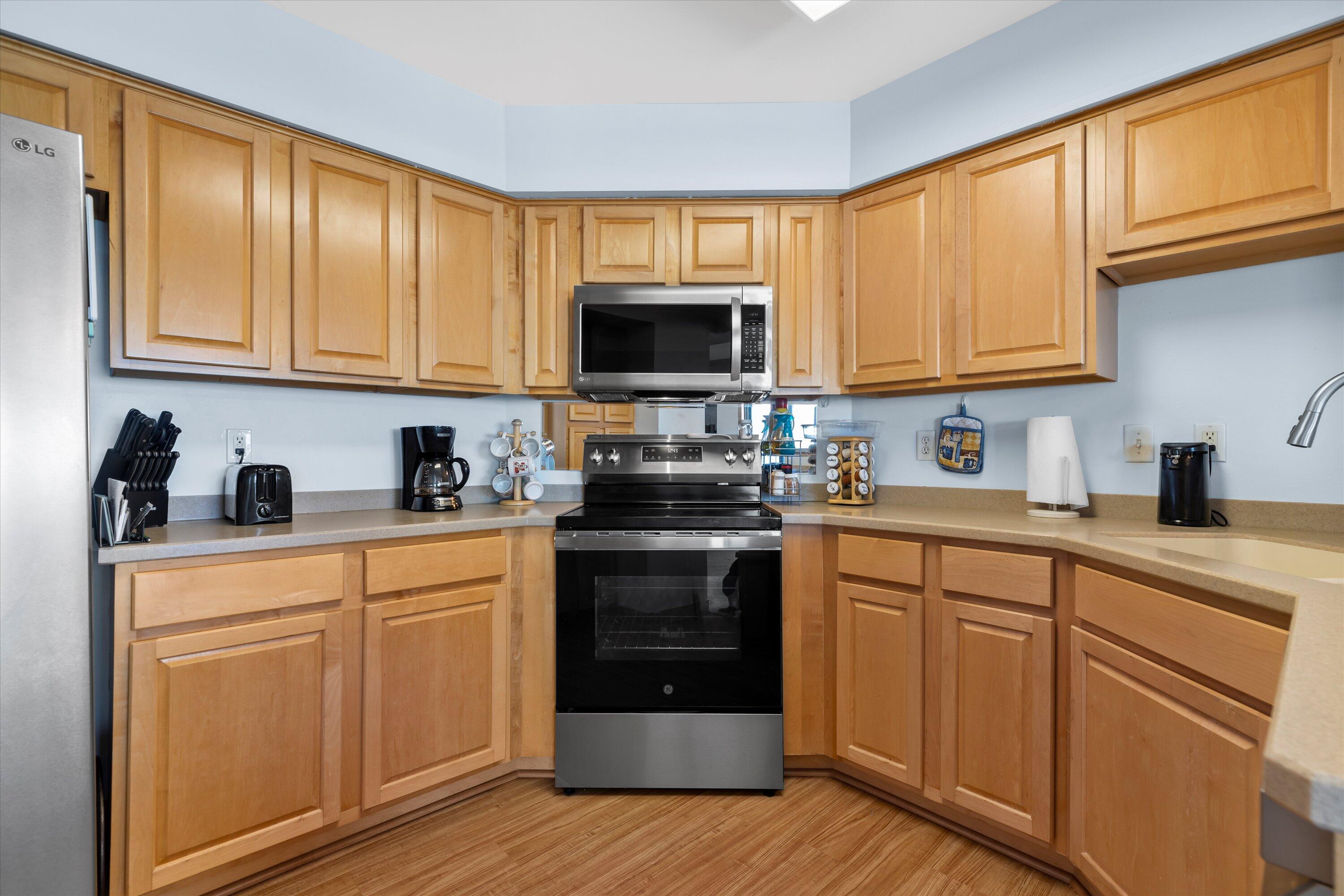 415 Lake Street, Unit 602 Port Washington, WI 53074 - Photo 6 of 20 18-0G8A0304