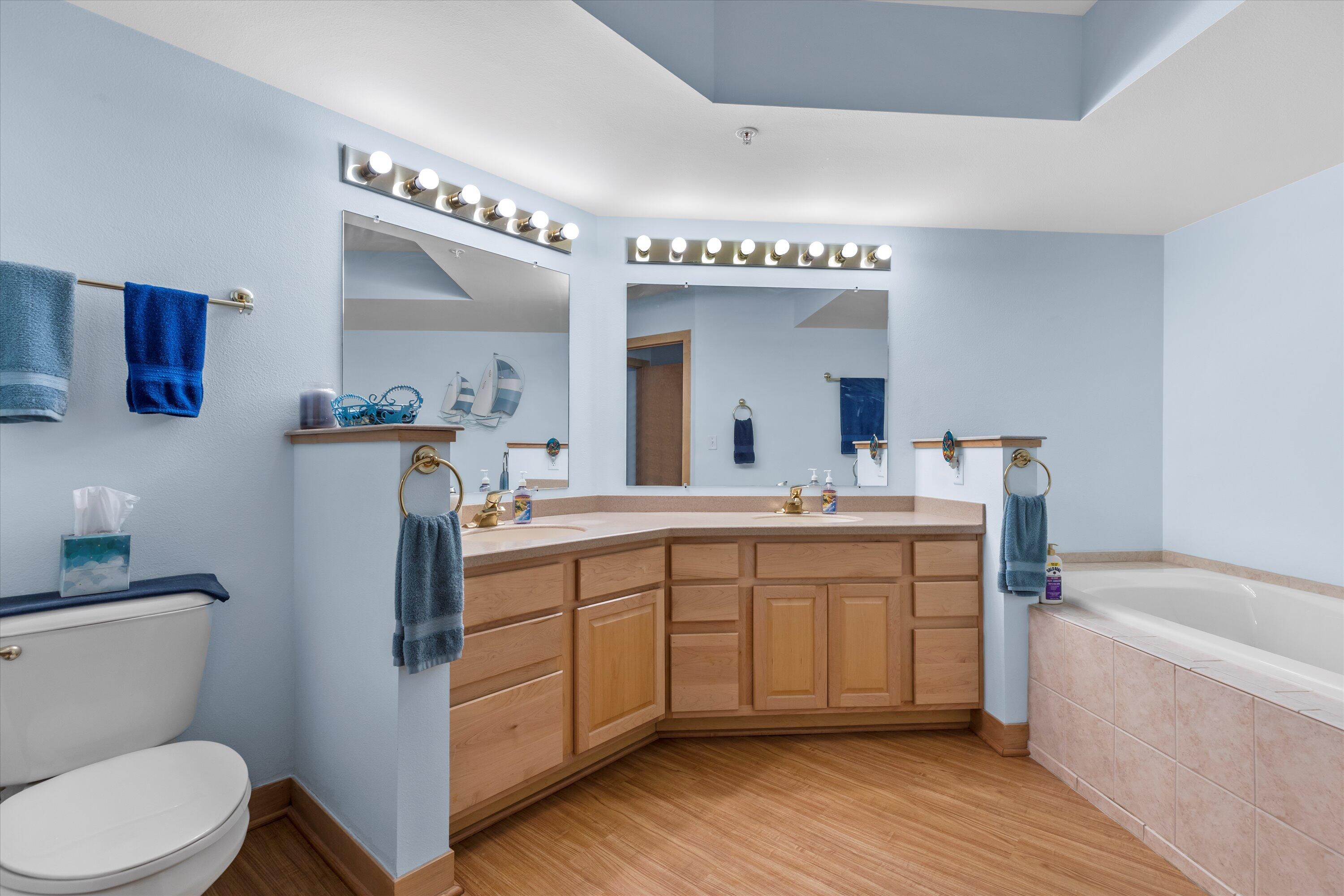 415 Lake Street, Unit 602 Port Washington, WI 53074 - Photo 8 of 20 32-0G8A0394