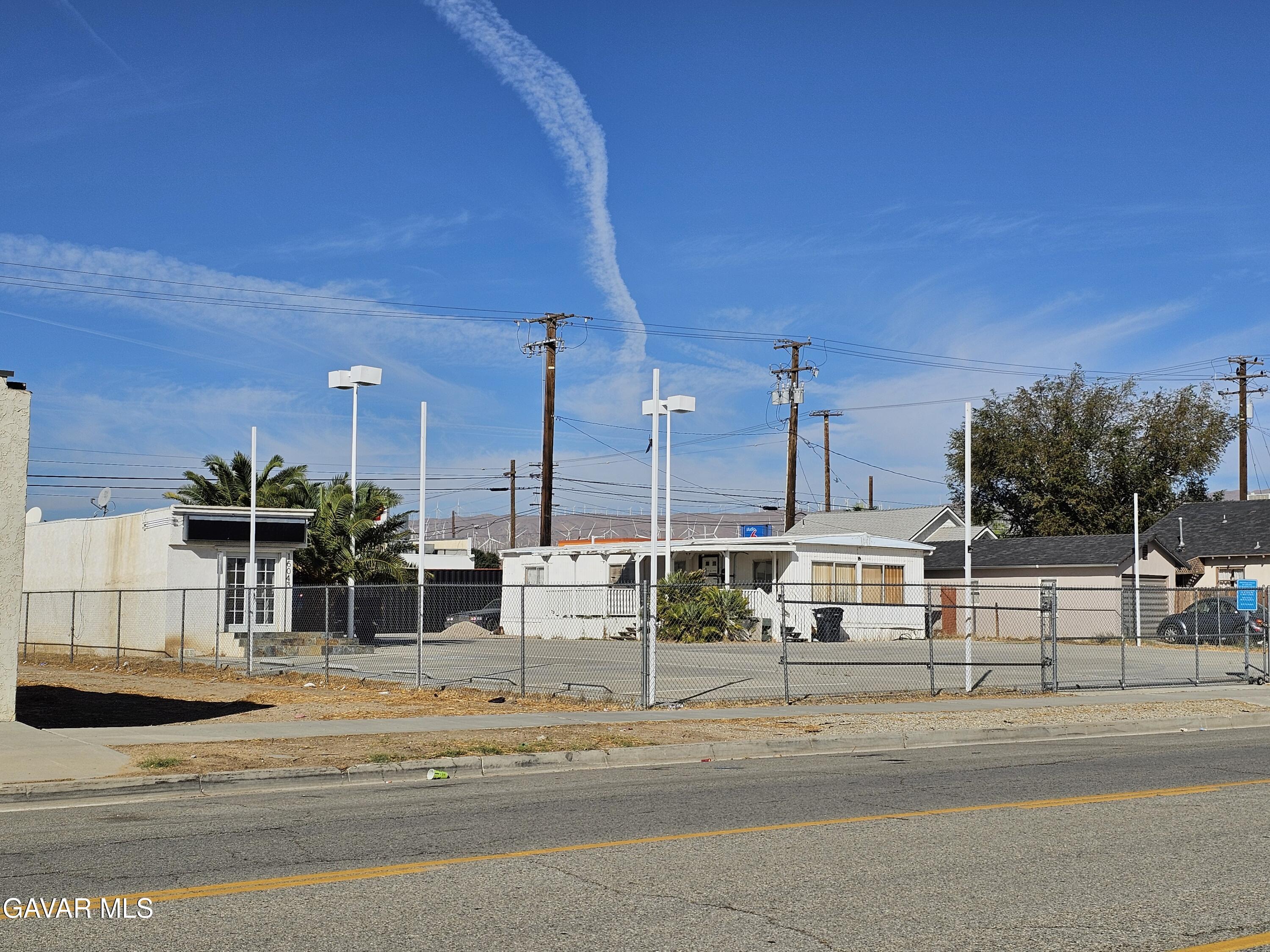 16043 K Street Mojave, CA 93501 - Photo 2 of 8