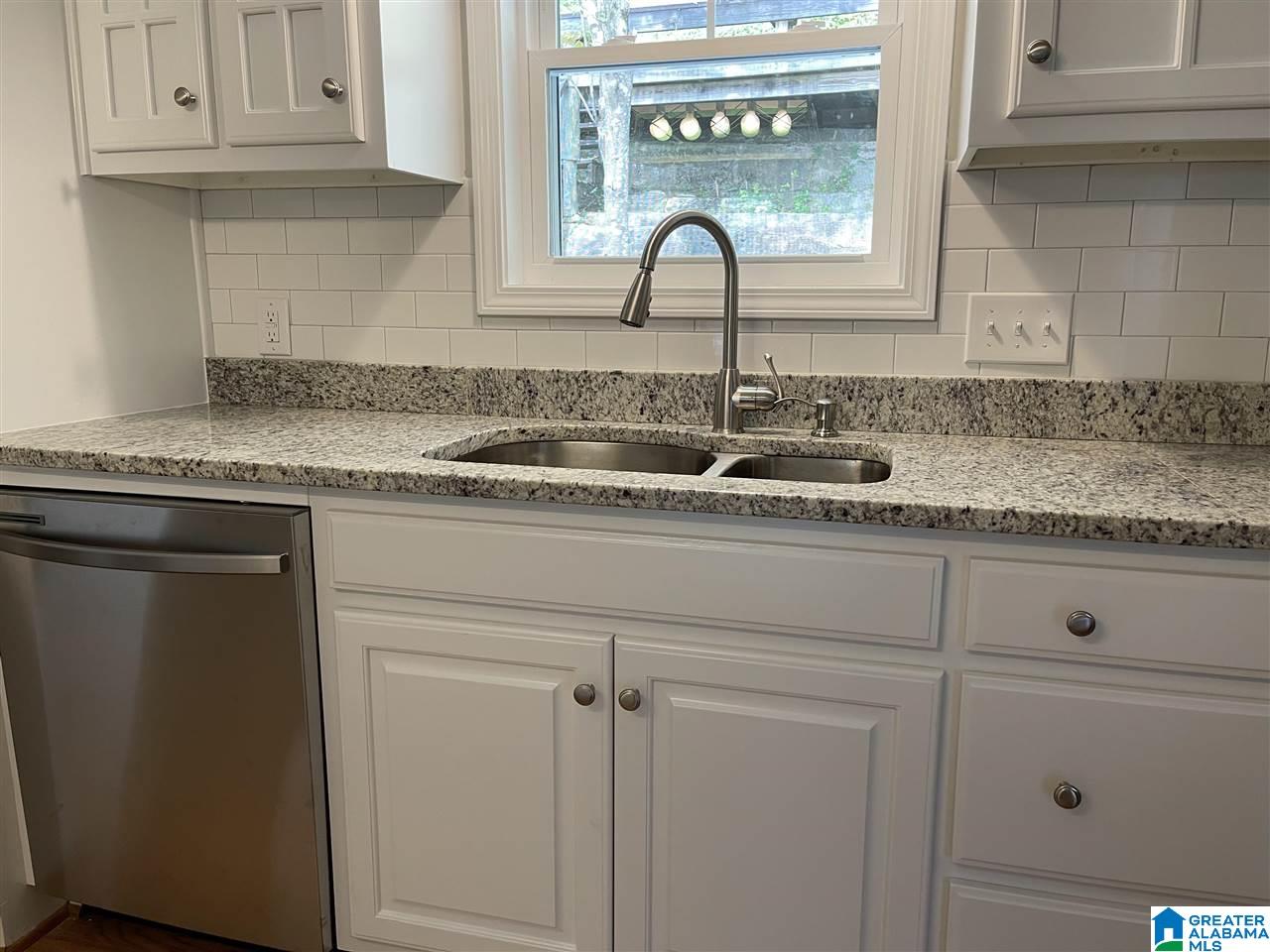 902 4th Avenue East Oneonta, AL 35121 - Photo 12 of 47