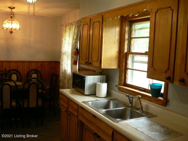 5311 Layne Road Louisville, KY 40219 - Photo 12 of 39 P1130264