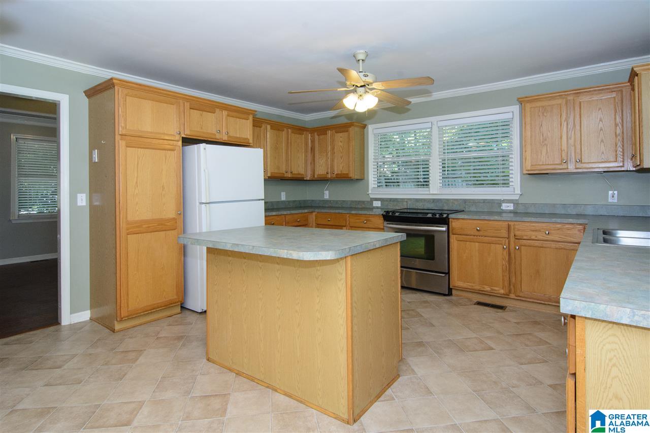 2612 Carmel Road Birmingham, AL 35235 - Photo 5 of 32