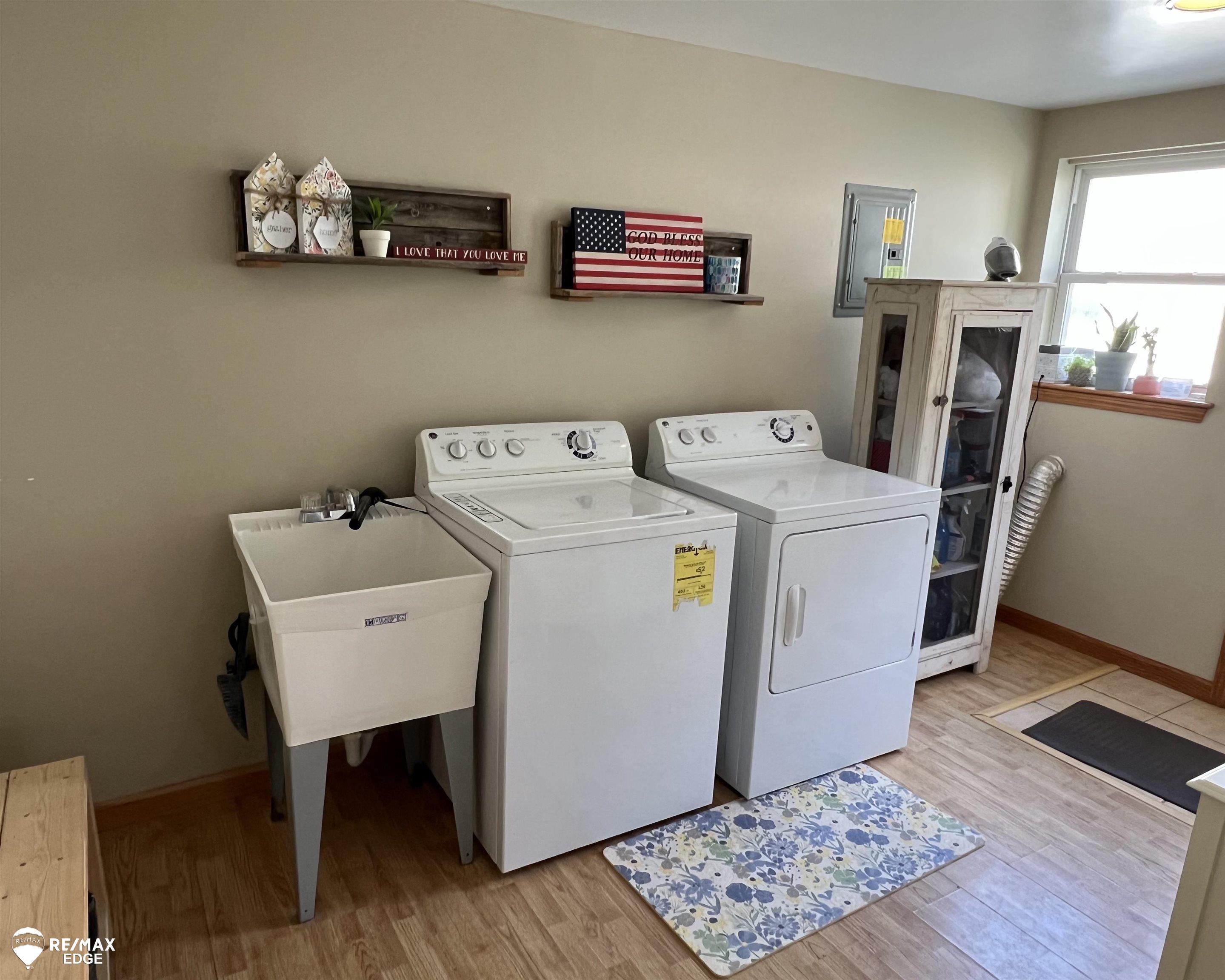 1600 Roods Lake Road Lapeer, MI 48446 - Photo 14 of 17 50114311-13.JPG