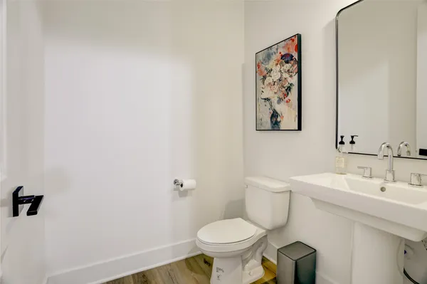 $2,800 | 2013 Cochran Street, Houston, TX 77009