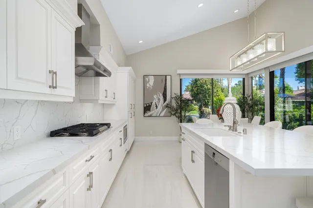 $1,075,000 | 198 Green Mountain Drive, Palm Desert, CA 92211