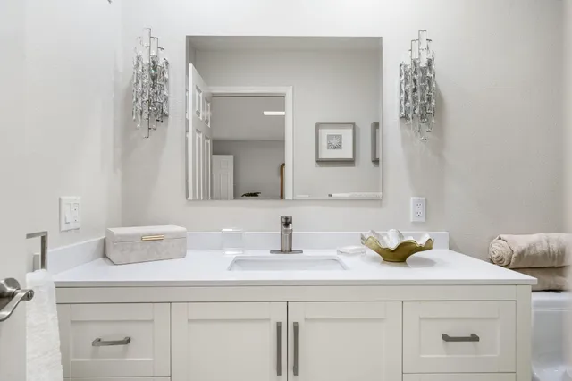 $1,075,000 | 198 Green Mountain Drive, Palm Desert, CA 92211