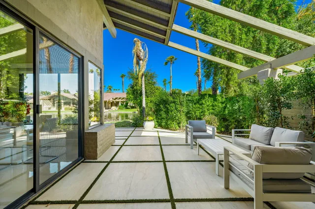 $1,075,000 | 198 Green Mountain Drive, Palm Desert, CA 92211