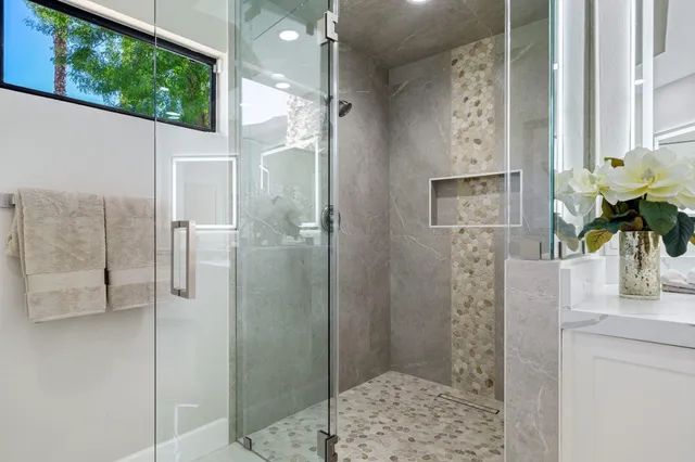 $1,075,000 | 198 Green Mountain Drive, Palm Desert, CA 92211