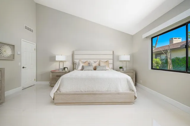 $1,075,000 | 198 Green Mountain Drive, Palm Desert, CA 92211