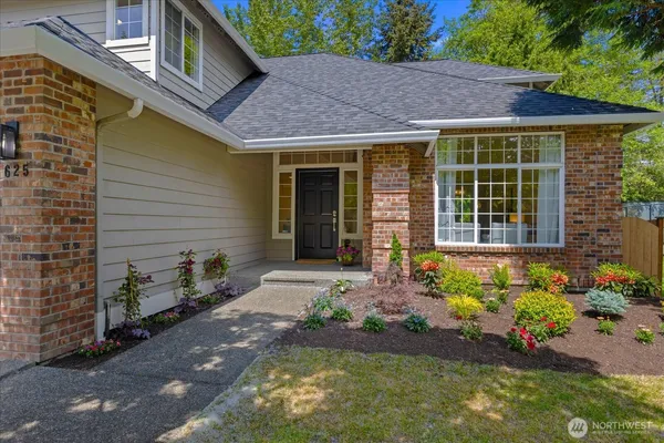 $899,999 | 625 191st Street Southwest, Lynnwood, WA 98036