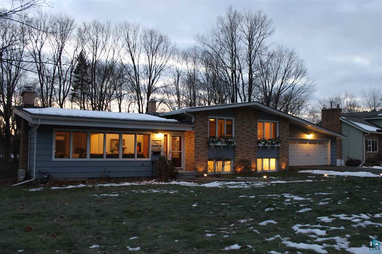 2001 Hartley Road Duluth, MN 55803 - Photo 2 of 24 Exterior Lights