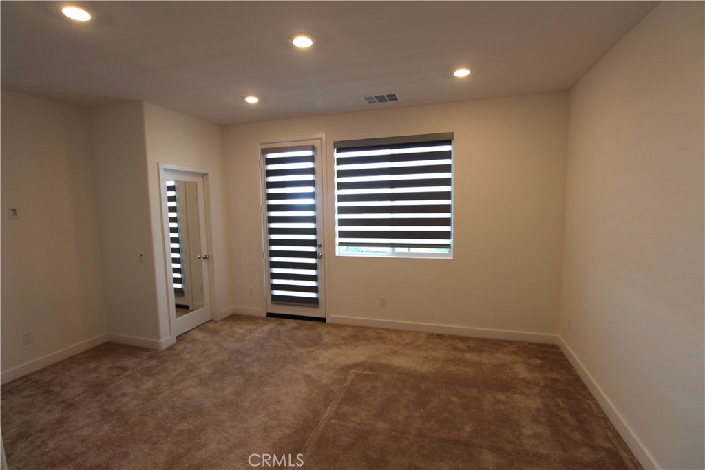 398 Merit Irvine, CA 92618 - Photo 17 of 25 a view of room and window