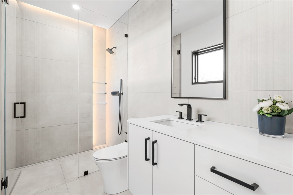 95 Deerfield Road Needham, MA 02492 - Photo 12 of 37