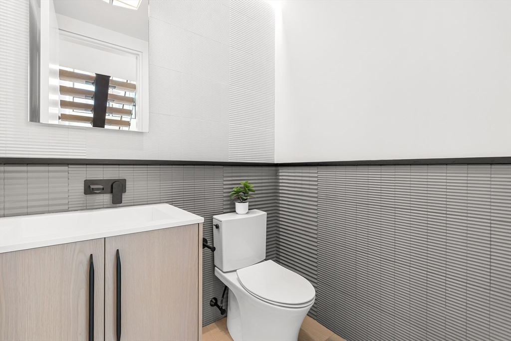 95 Deerfield Road Needham, MA 02492 - Photo 14 of 41