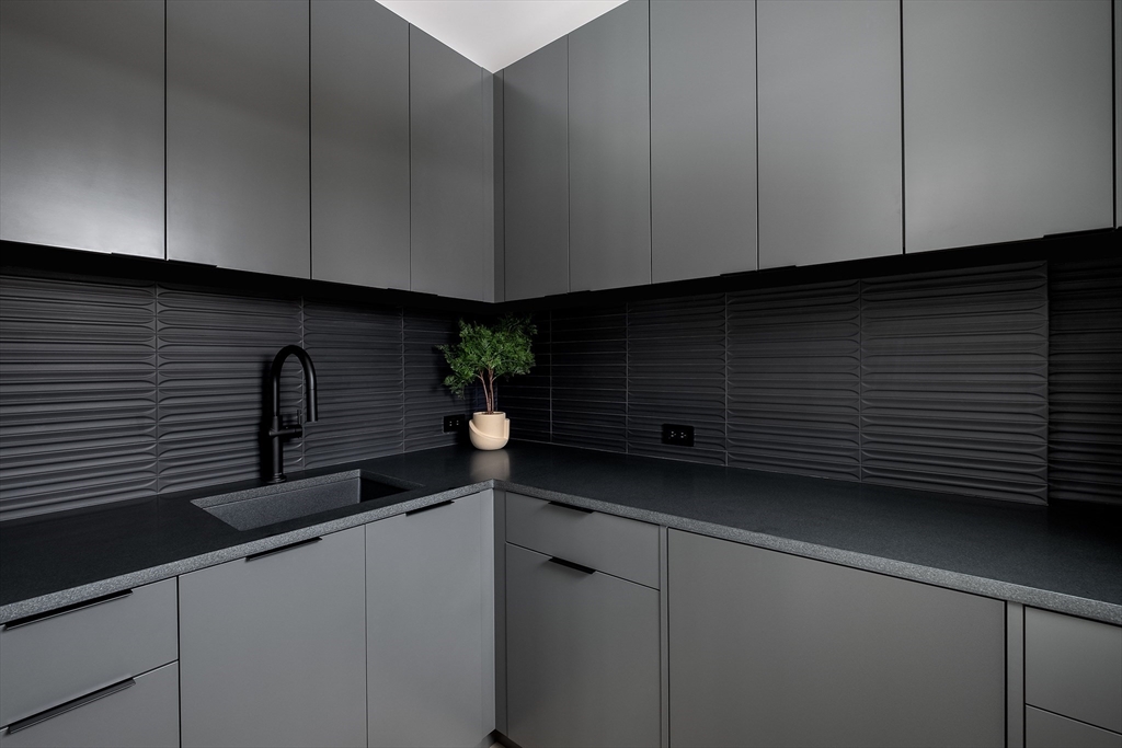 95 Deerfield Road Needham, MA 02492 - Photo 9 of 41