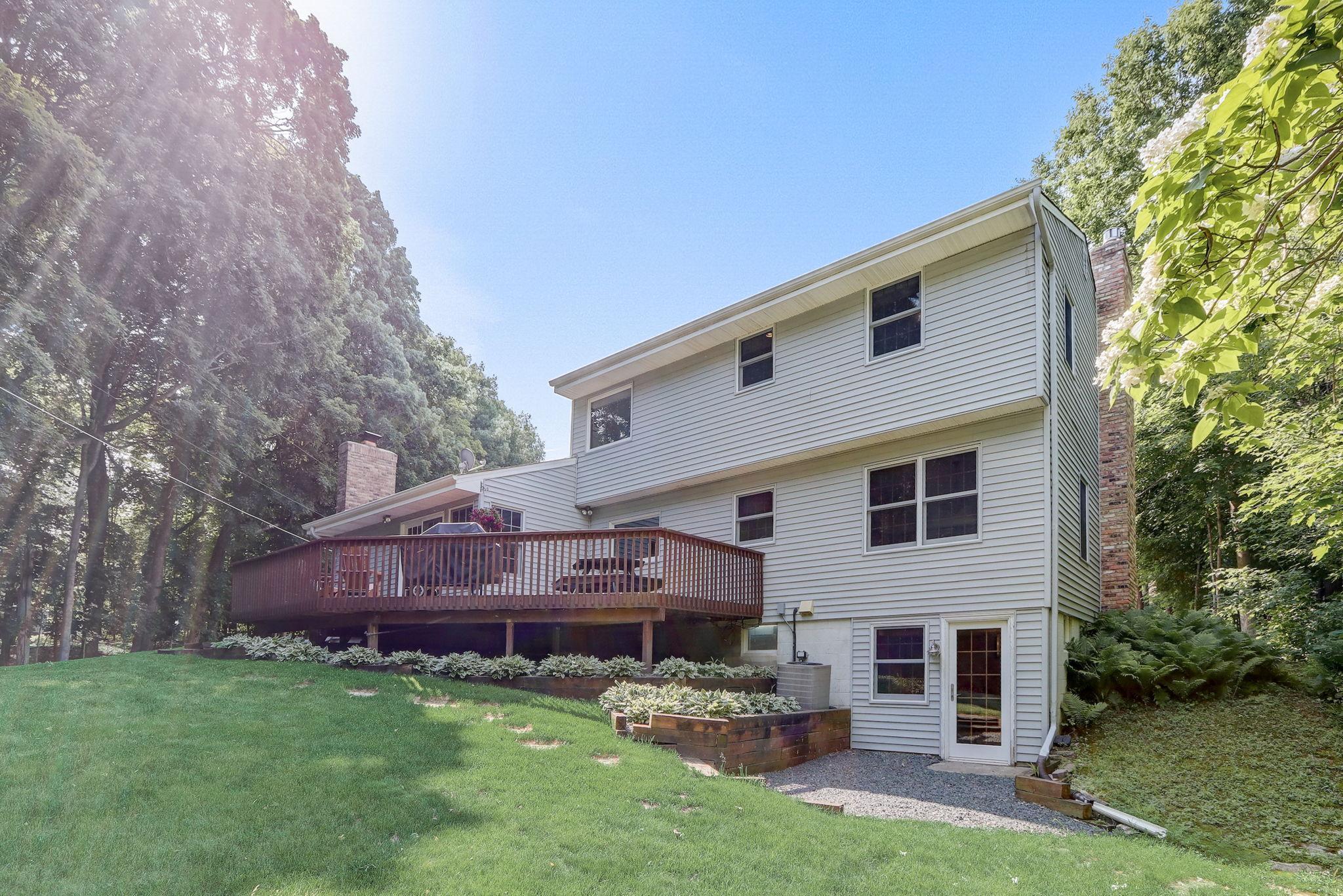27800 Woodside Road Shorewood, MN 55331 - Photo 3 of 47 Gallery Image 3