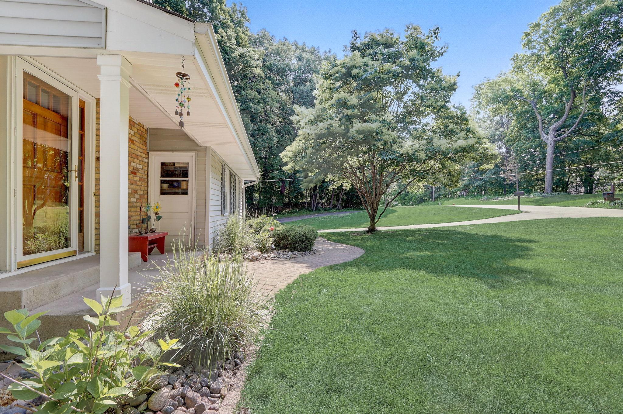 27800 Woodside Road Shorewood, MN 55331 - Photo 8 of 47 Gallery Image 8