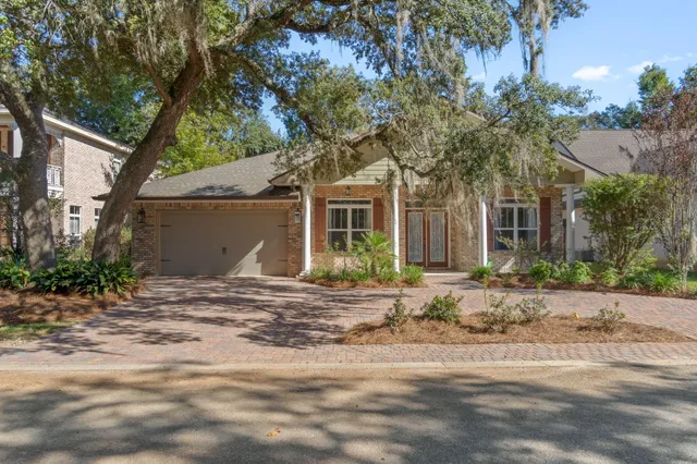 $650,000 | 4 Plantation Oaks, Mary Esther, FL 32569