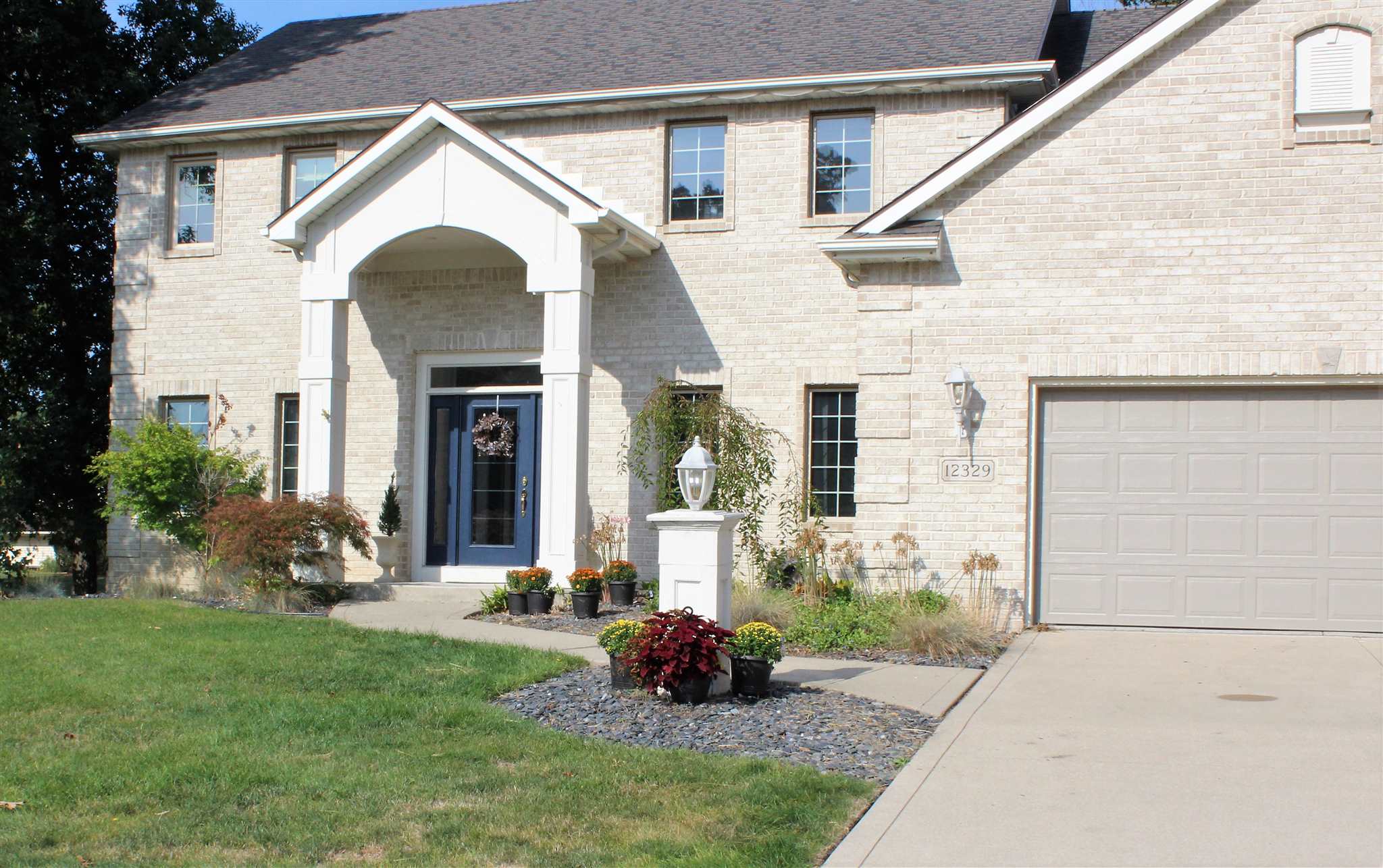 12329 Burning Tree Road Fort Wayne, IN 46845 - Photo 2 of 36 Gallery Image 2