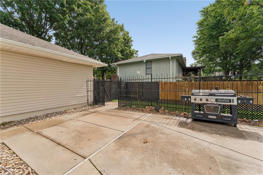 617 West Maple Street Raymore, MO 64083 - Photo 58 of 67