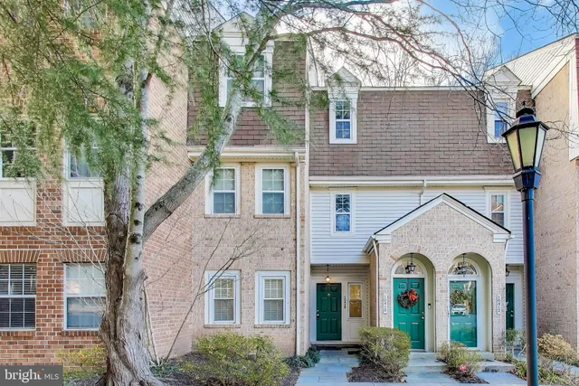 $2,800 | 10408 Parthenon Court, Unit 10408, Bethesda, MD 20817